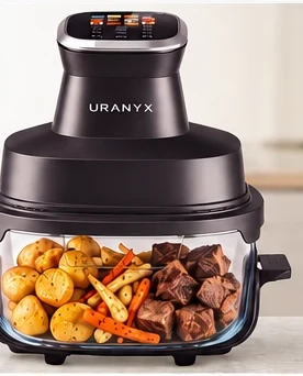 URANYx UAF001 空气炸锅，玻璃锅内为烤蔬菜和肉块
